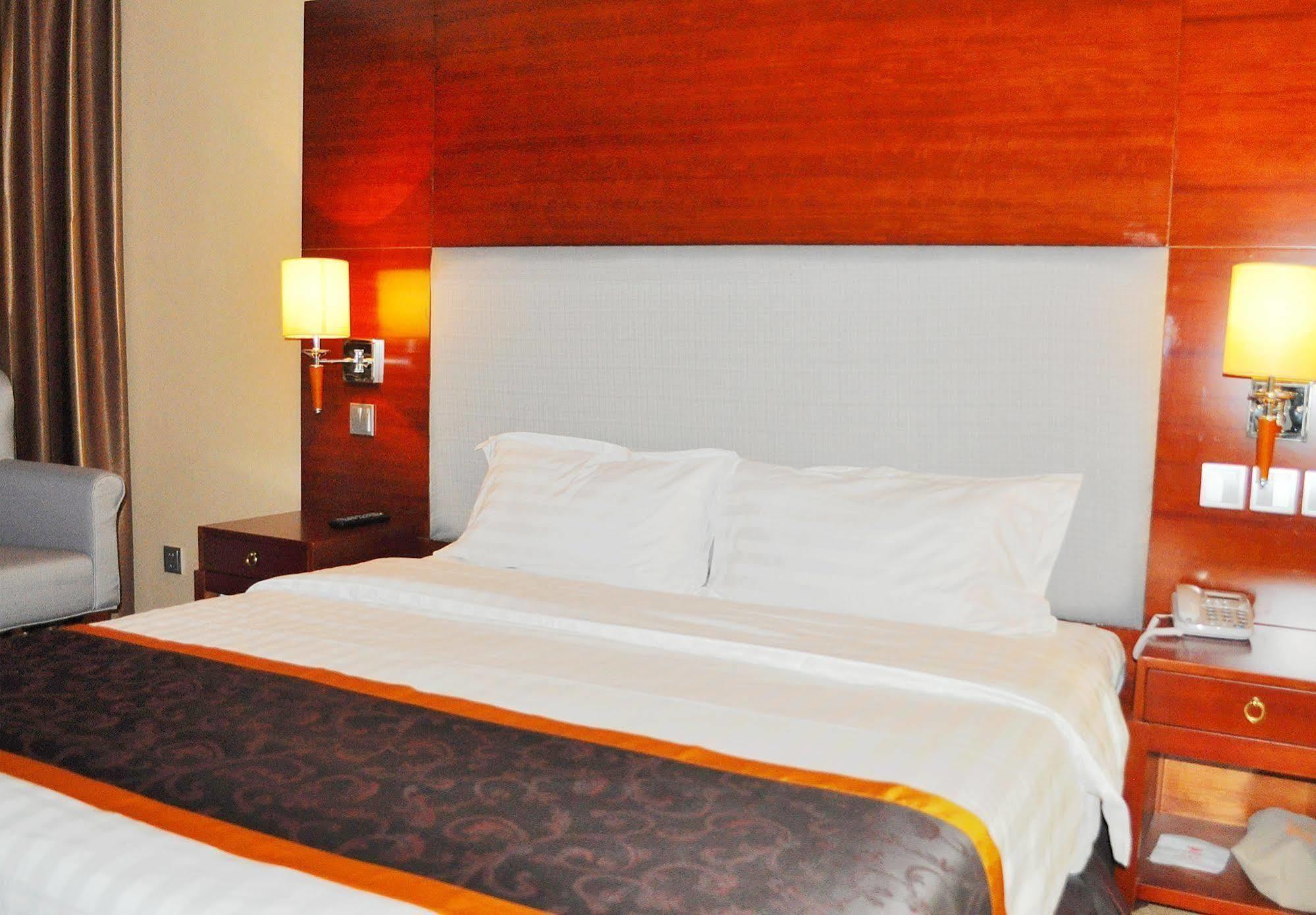 Changchun Ya Tai Hotel Buitenkant foto