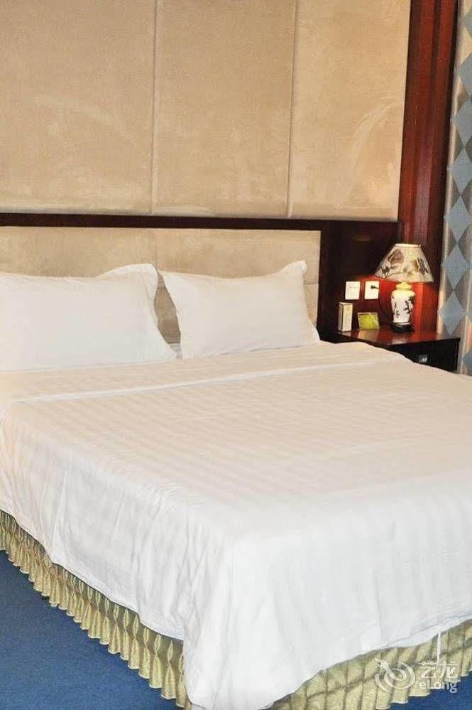 Changchun Ya Tai Hotel Buitenkant foto